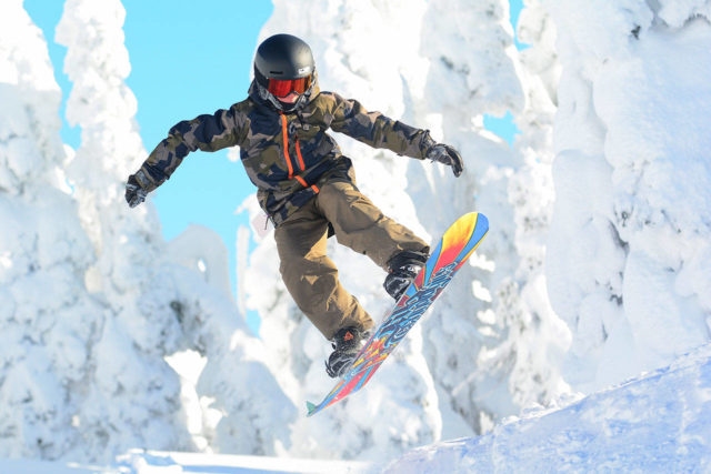 Snowboard jumping extreme winter sports