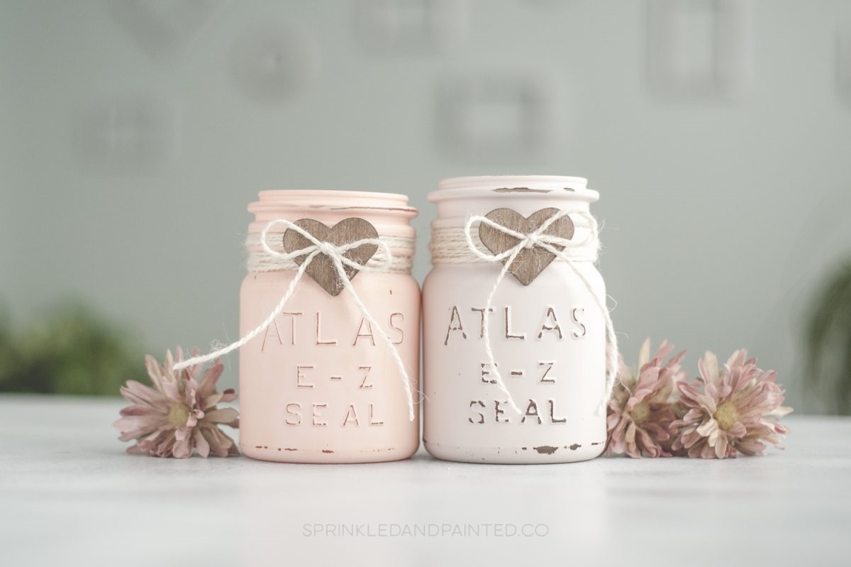 Painted mason jars DIY valentine's day décor 