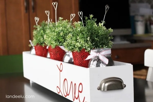 DIY farmhouse valentine's décor idea for the table