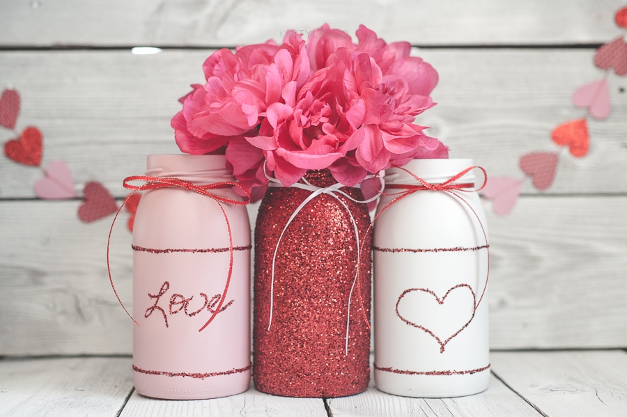 Glittery Mason Jar Valentine’s Day Décor
