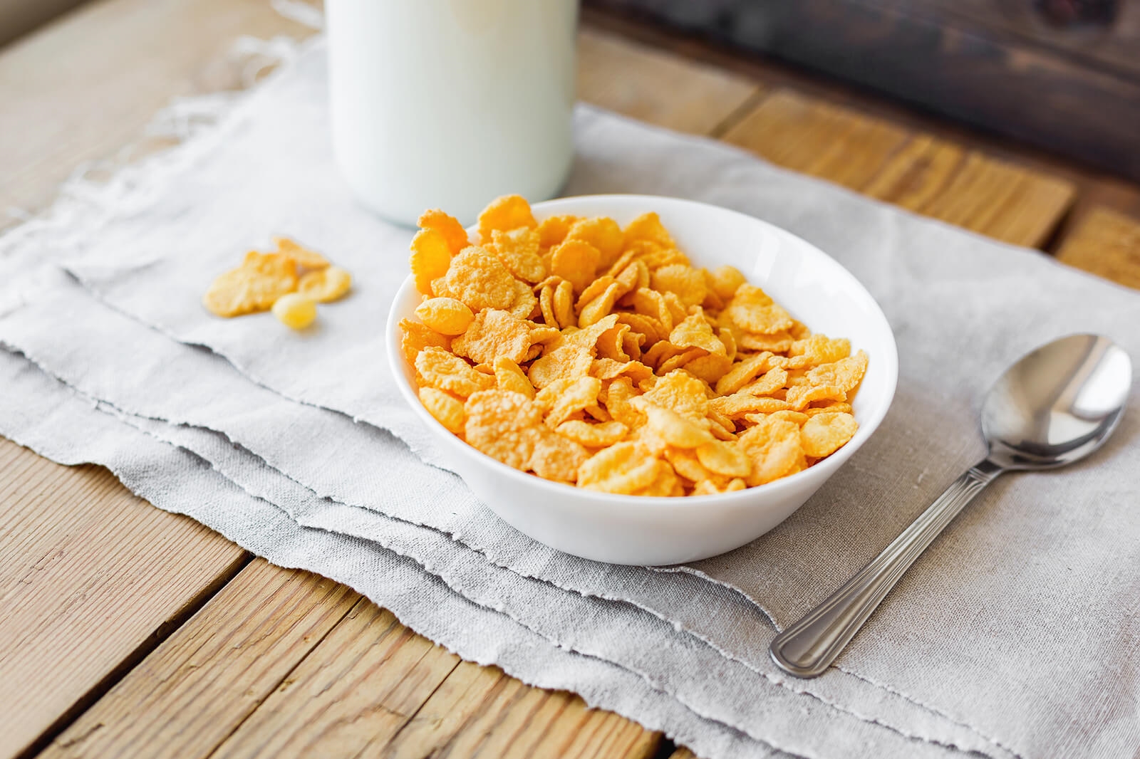 a healthy bowl of cornflakes